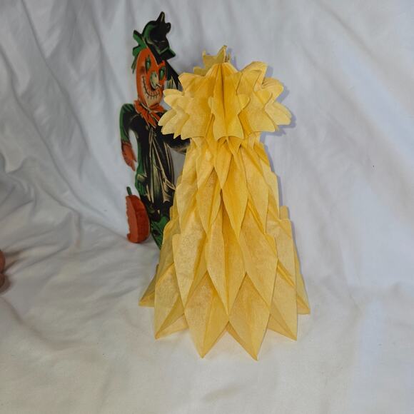 Vintage Beistle Halloween Decoration Scarecrow Haystack Honeycomb 10" 1950s - Picture 3 of 16